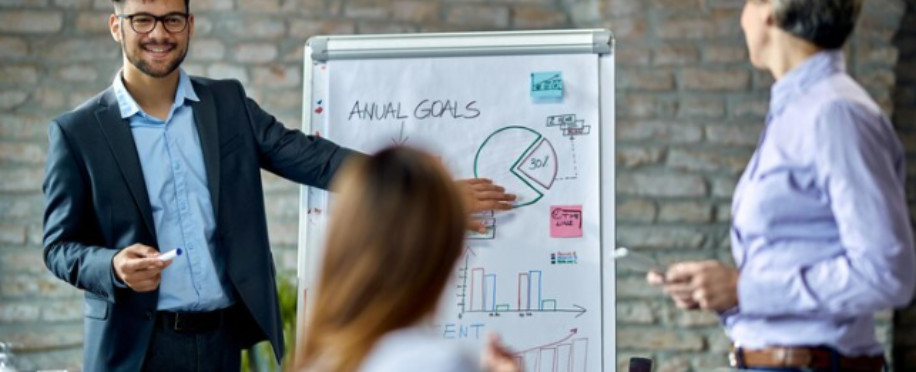 A Guide to the Premier Leadership Training Programs 2024