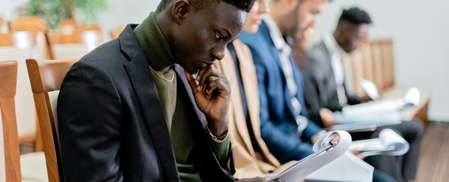 Can Bare Minimum Mondays Boost Team Morale? A New HR Training Perspective