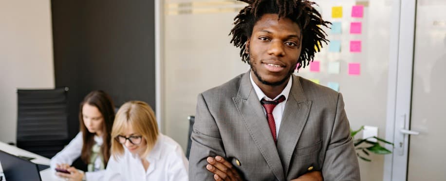 Prove You’re Leadership Material: Answering Team Leader Interview Questions with Confidence