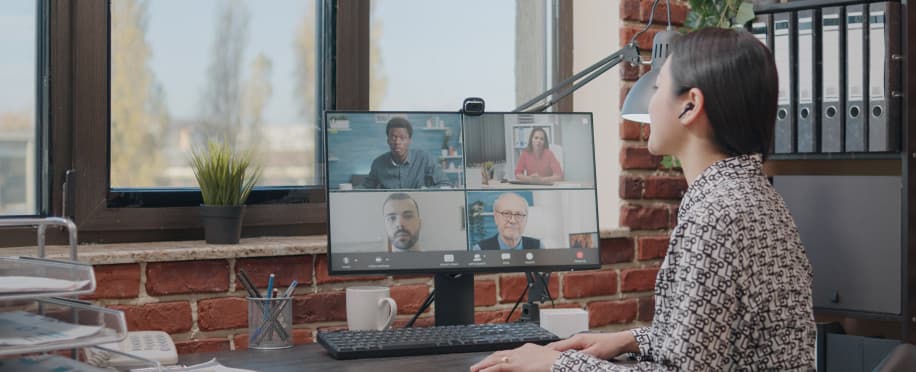 Remote Project Management: Overcoming Distance and Time Zones